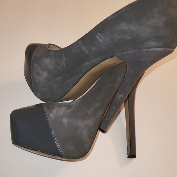 Ladies Shoe's - Picture 1 of 6